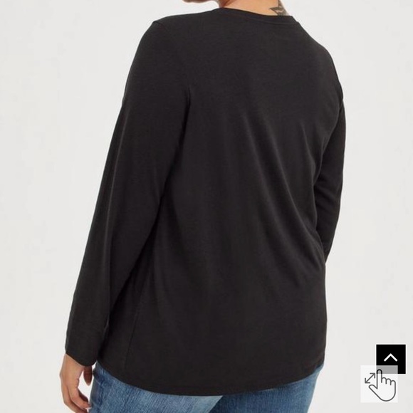 Torrid Clip Neck Tee – Beetlejuice One Big Dark Room Size 1 - Picture 3 of 5